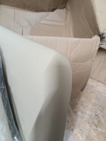 AKCIA Béžová stolička BALI MARK s čiernymi nohami II. akosť