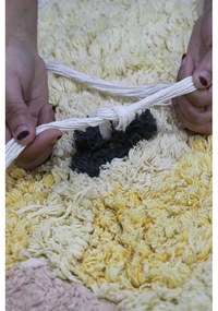 Žltý prateľný ručne tkaný bavlnený detský koberec 95x120 cm Ducky – Lorena Canals