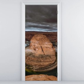 Fototapeta na dvere - Jazero v útese (95x205cm)