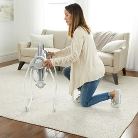 Ingenuity - Detská hojdačka s melódiou CUDDLE LAMB 4xLR14