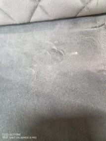 AKCIA Sivá stolička IRYS VELVET s čiernymi nohami II. akosť