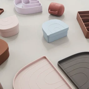 OYOY LIVING Detský tanier a miska Rainbow Plate &amp; Bowl caramel