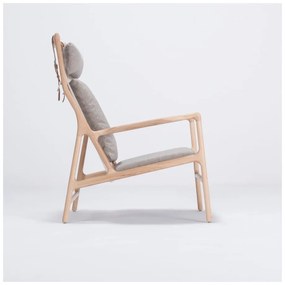 Kreslo s konštrukciou z dubového dreva so sivým textilným sedadlom Gazzda Dedo