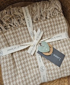 Béžovo-hnedý pléd so vzorom a strapcami Mesa - 130*170 cm