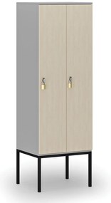Drevená šatníková skrinka S4 s podnožou, 2 oddiely, 1871 x 600 x 500 mm, demont, otočný zámok, sivá / breza