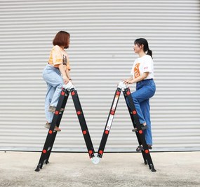 Noela Multifunkčný hliníkový rebrík 4x4 473 cm NVLG-44 BLACK PREMIUM + kolieska, podlážka a polica