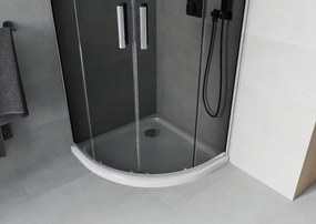 Mexen Rio, štvrťkruhový sprchovací kút s posuvnými dverami 90 x 90 cm, 6mm šedé sklo, chrómový profil + biela sprchová vanička, 863-090-090-01-40-4110