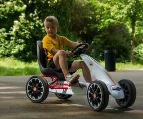 Šlapacia motokára Abarth biela