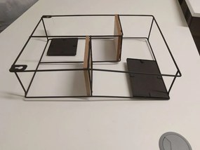 AKCIA Nástenná polica s fotorámikmi KIVORA 40x30 cm, čierna II.akosť