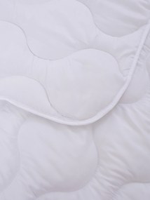 Prešívaná prikrývka z dutého vlákna do detskej postieľky – 100 x 135 cm