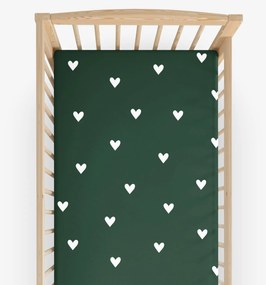 Goldea vianočná bavlnená napínacia plachta do detskej postieľky - srdiečka na tmavo zelenom 60 x 120 cm