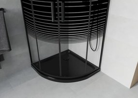Mexen Rio, štvrťkruhový sprchovací kút s posuvnými dverami 90(dvere) x 90(dvere) x 190 cm, 6mm číre sklo s pásikmi, čierny profil + čierna sprchová vanička Slim, 863-090-090-70-20-4170B