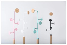 Stojací vešiak z masívneho dubového dreva s modrým detailom Gazzda Hook