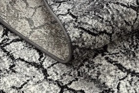 Koberec SILVER Terra popraskaná zem sivý