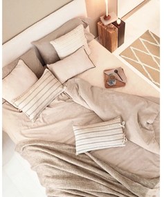 Odkladací stolík z teakového dreva Kave Home Ognak