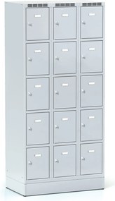 Šatníková skrinka S6 na sokli s úložnými boxami, 15 boxov, 1920 x 900 x 500 mm, otočný zámok, sivé dvere