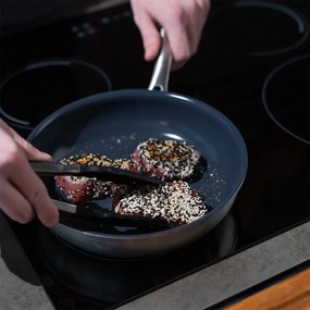 Panvica s titánovým povrchom Ø 22 cm H: 5 cm - Sirius Terra Multi-layer Lunasol - 601205