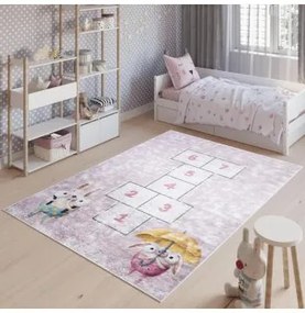 Ružový koberec s detskou skákacou hrou