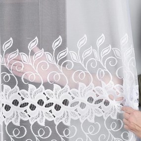 Biela žakarová záclona FILIPA so zaujímavým vzorom  - šité na mieru