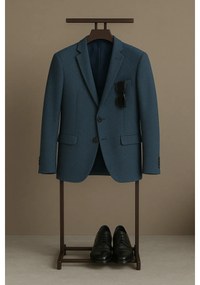 Nemý sluha drevený, tmavo hnedá