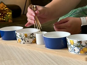 Sada porcelánových tapas misiek na drevenom podnose