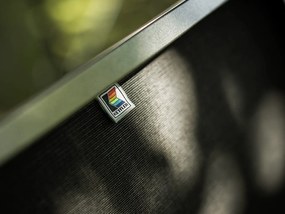 Diamond húpacie záhradné kreslo s teakovými podrúčkami antracitové