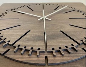 Drevené štvorcové hodiny Kronos