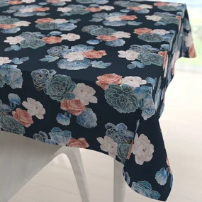 Biante Teflónový štvorcový obrus TF-060 Modré a červené ruže na tmavo modrom 100x100 cm