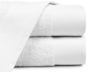 Hladký uterák JULITA v bielej farbe s jemným detailom na okraji Šírka: 50 cm | Dĺžka: 90 cm
