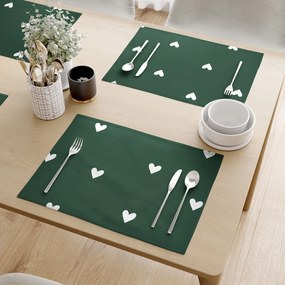 Goldea vianočné prestieranie na stôl 100% bavlnené plátno - srdiečka na tmavo zelenom - sada 2ks 30 x 40 cm