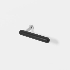 Čierny nástenný držiak na toaletný papier z dubového dreva Wireworks Yoku