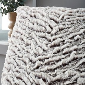 Dekoračný vankúš z umelej kožušiny 43x43 cm Wolf Faux Fur – Catherine Lansfield