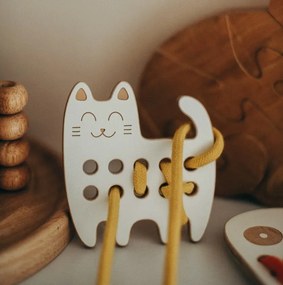 milin Drevená prepletacia hračka- mačiatko