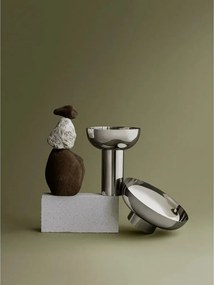 Váza z nehrdzavejúcej ocele v striebornej farbe (výška 21 cm) Miyabi – Blomus