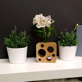 AMADEA Drevená váza štvorcová s otvormi, masívne drevo, výška 12 cm