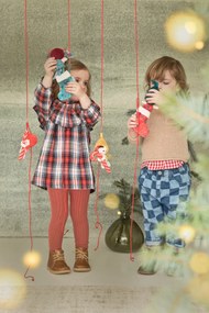 Lilliputiens - vianočný škriatok s červenou pančuchou