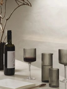 Ferm Living Pohár na červené víno Ripple Smoked Grey – set 2 ks