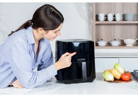 Black+Decker BXAF5000E Teplovzdušná fritéza, čierna