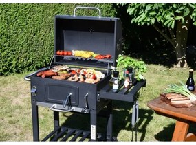 Gril na drevené uhlie čierna