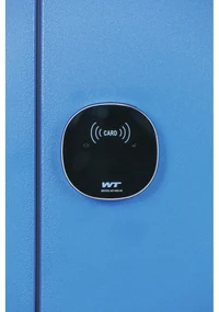 Šatníková skrinka znížená, 2 oddiely, 1500 x 600 x 500 mm, zámok s čítačkou RFID kariet, zelené dvere