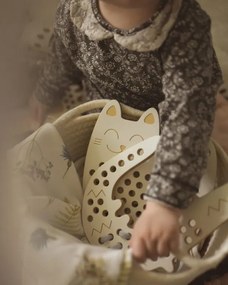 Montessori drevená prepletacia hračka - mačka