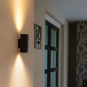 Dizajnová okrúhla nástenná lampa čierna - Sab Honey