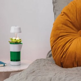 Kvetináč s UV Lampičkou a samozavlažovacím systémom