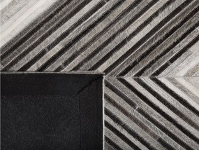Kožený koberec 140 x 200 cm sivý AYTEPE Beliani