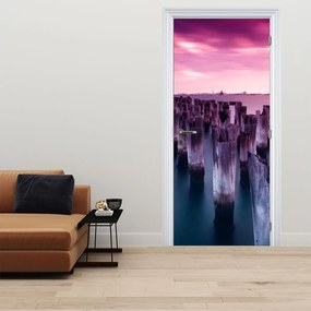 Fototapeta na dvere - Drevené koly (95x205cm)
