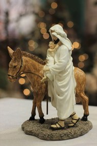 Bielo hnedá vianočná dekorácia Svätá rodina 20cm