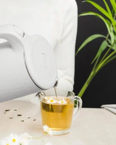 Bauerkraft Bezdrôtová cestovná rýchlovarná kanvica 1500 W 1,8 l otočná biela