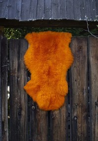 Ovčia kožušina oranžová