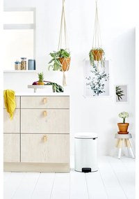 Biely nášľapný oceľový odpadkový kôš 20 l NewIcon – Brabantia