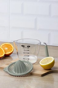 Plastový džbán s odmerkou a odšťavovačom 0,5 l zelená